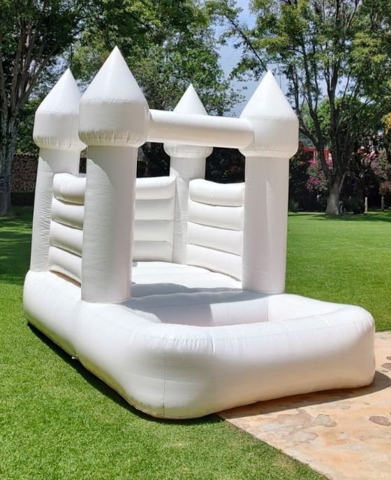 castillo-inflable-blanco Renta de inflable blanco